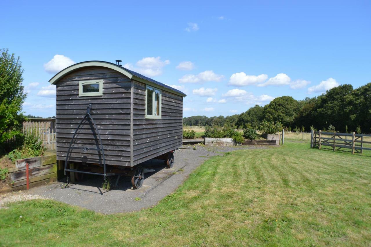 Rose Shepherds Hut Badlesmere Экстерьер фото