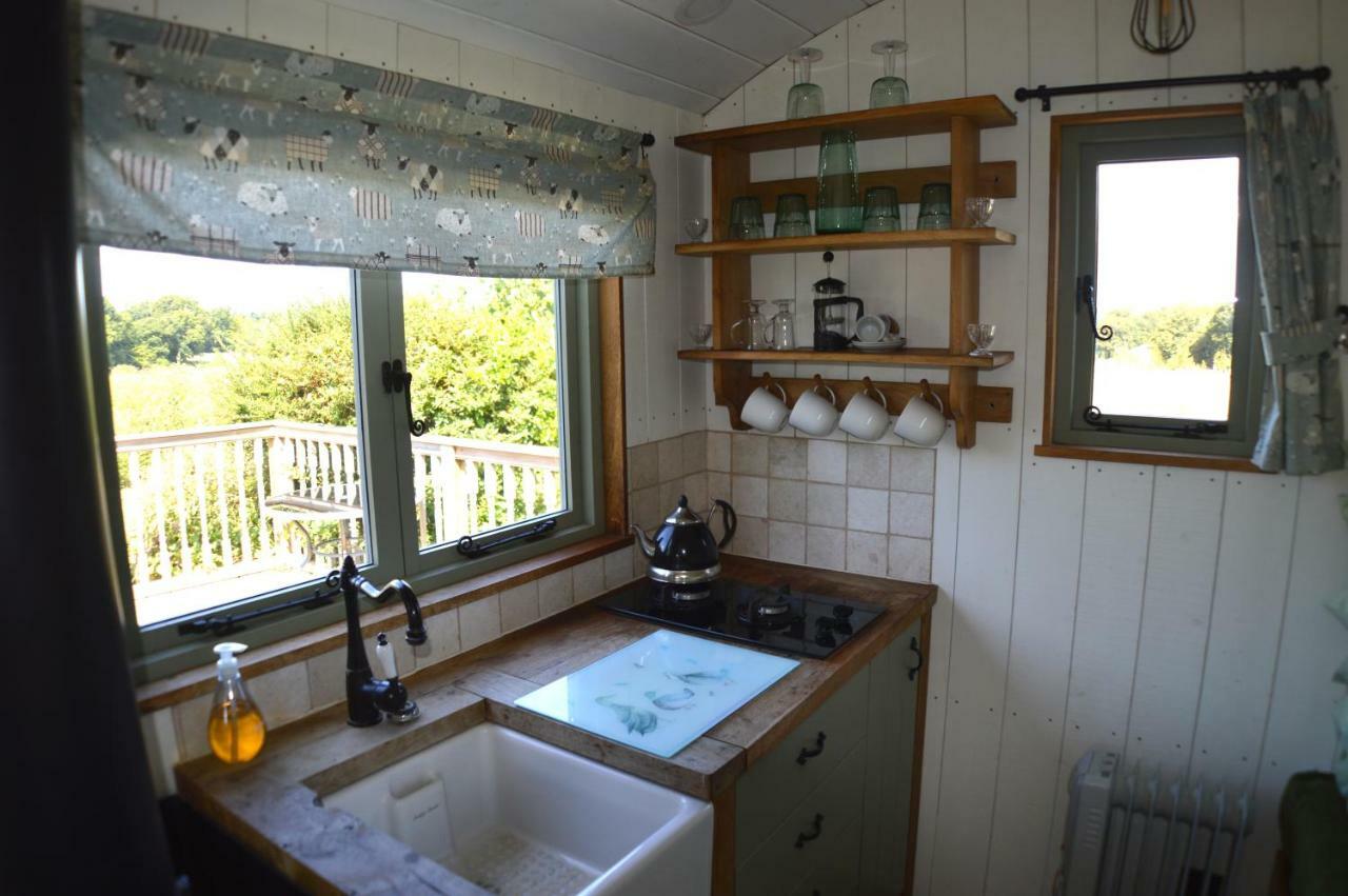 Rose Shepherds Hut Badlesmere Экстерьер фото